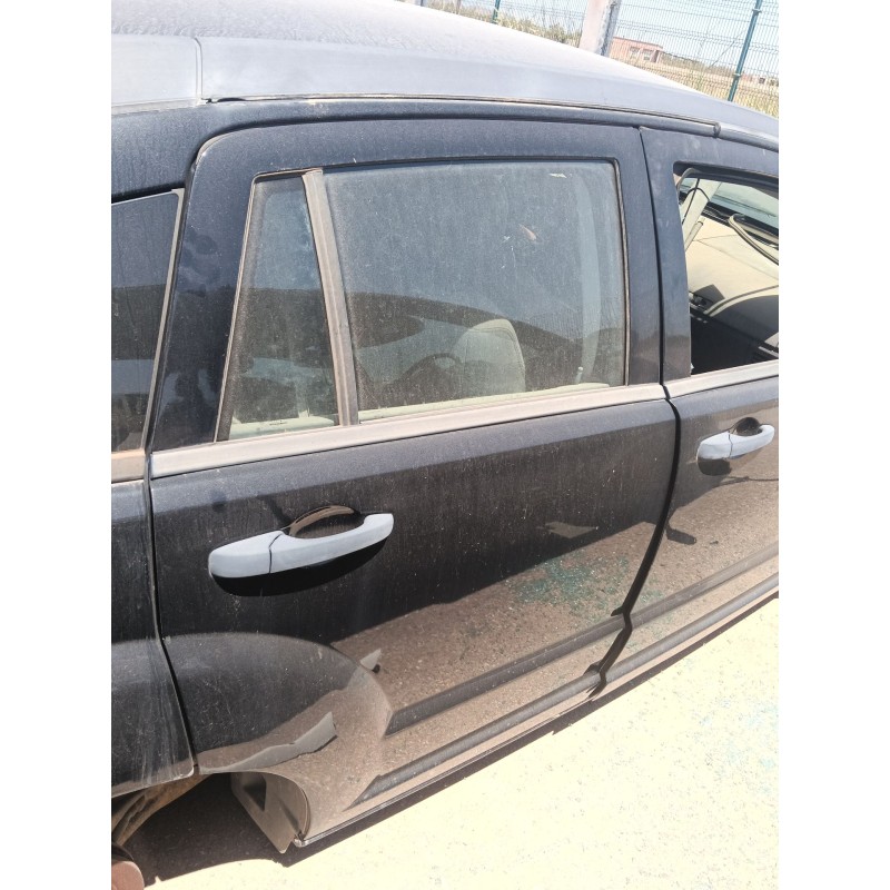 Recambio de puerta trasera derecha para dodge caliber 2.0 crd referencia OEM IAM   