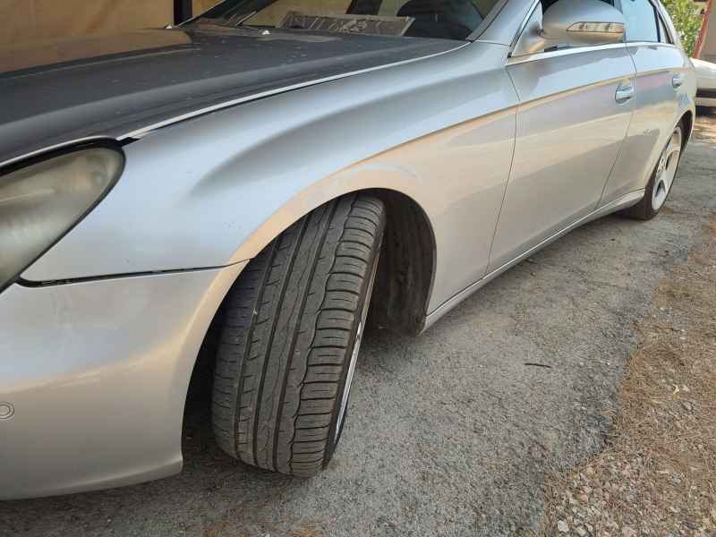 Recambio de aleta delantera izquierda para mercedes-benz cls (c219) cls 350 (219.356) referencia OEM IAM   