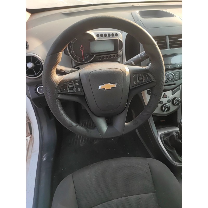 Recambio de volante para chevrolet aveo sedán (t300) 1.2 referencia OEM IAM   