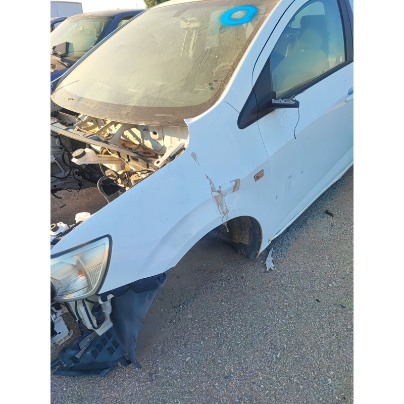 Recambio de aleta delantera izquierda para chevrolet aveo sedán (t300) 1.2 referencia OEM IAM   