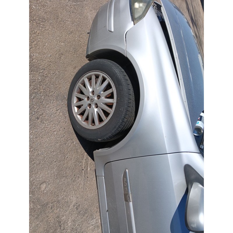 Recambio de aleta delantera izquierda para renault laguna ii (bg0/1_) 2.0 16v (bg03, bg0z, bg0t, bg1y) referencia OEM IAM   