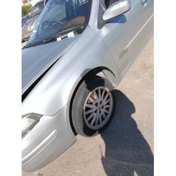 Recambio de aleta delantera izquierda para renault laguna ii (bg0/1_) 2.0 16v (bg03, bg0z, bg0t, bg1y) referencia OEM IAM   