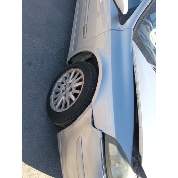 Recambio de aleta delantera derecha para renault laguna ii (bg0/1_) 2.0 16v (bg03, bg0z, bg0t, bg1y) referencia OEM IAM   