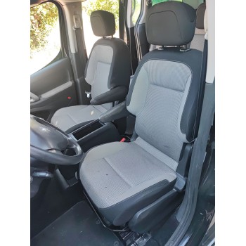 ASIENTO DELANTERO IZQUIERDO 