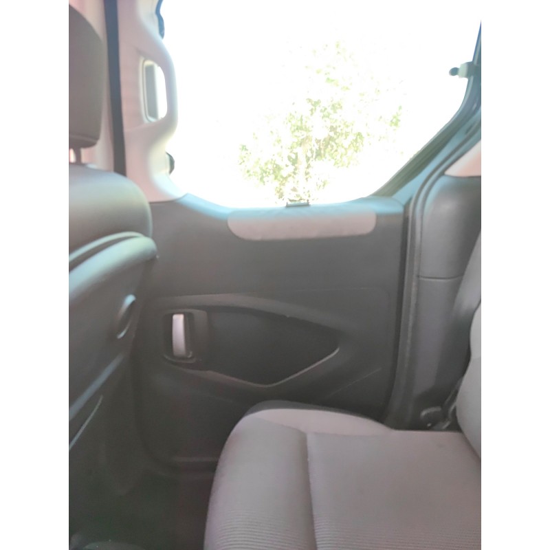 Recambio de guarnecido puerta trasera derecha para peugeot partner furgoneta/monovolumen 1.6 hdi / bluehdi 75 referencia OEM IAM