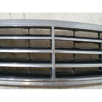 Recambio de rejilla delantera para mercedes-benz clase c (w203) c 200 cdi (203.007) referencia OEM IAM A2038800223  
