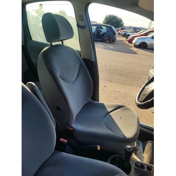 ASIENTO DELANTERO IZQUIERDO 