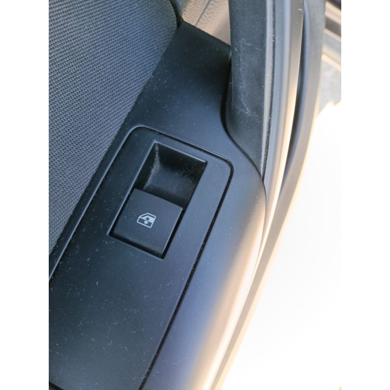 Recambio de mando elevalunas trasero derecho para opel insignia a (g09) 1.4 (68) referencia OEM IAM   
