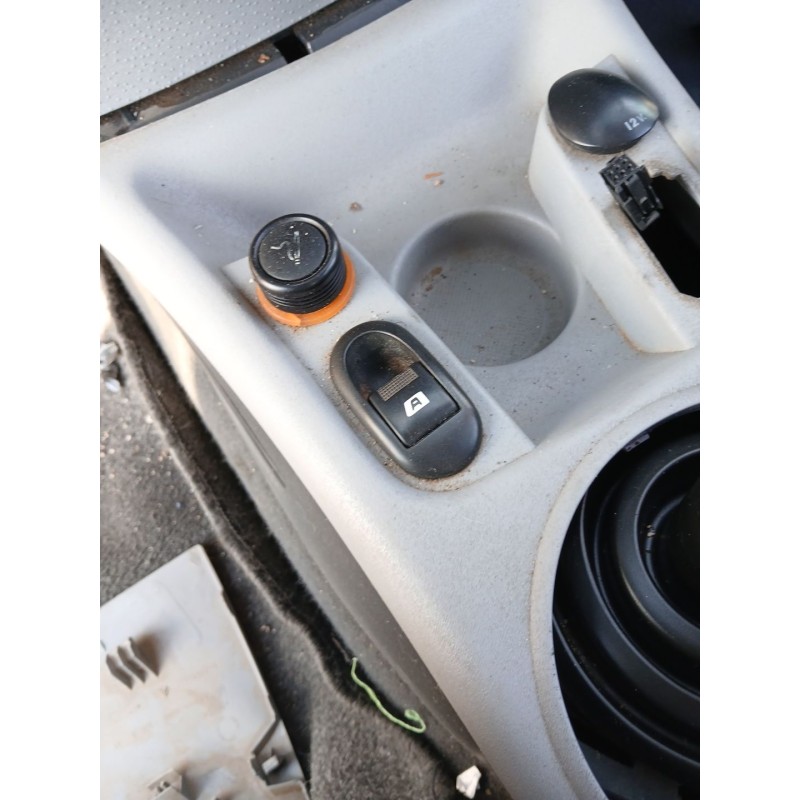 Recambio de mando elevalunas delantero izquierdo para citroën c3 i (fc_, fn_) 1.4 i referencia OEM IAM   
