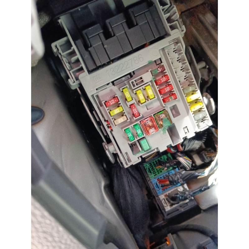 Recambio de caja reles / fusibles para opel insignia a (g09) 1.4 (68) referencia OEM IAM   