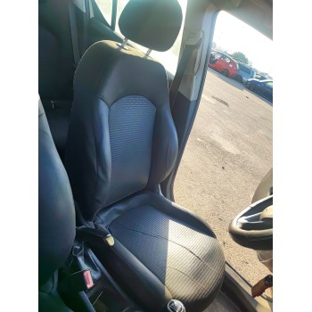 ASIENTO DELANTERO IZQUIERDO 
