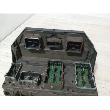 Recambio de caja reles / fusibles para jeep cherokee (kk) 2.8 crd 4x4 referencia OEM IAM 04692235AG 04692235AE 