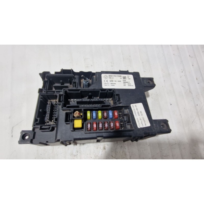 Recambio de caja reles / fusibles para fiat grande punto van (199_) 1.3 jtd multijet (199cxd1b) referencia OEM IAM 28050017  