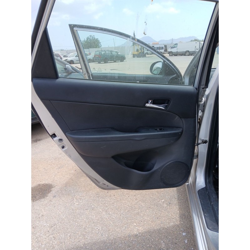 Recambio de guarnecido puerta trasero izquierdo para hyundai i30 station wagon (fd) 1.6 crdi referencia OEM IAM   