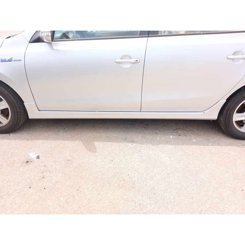 Recambio de faldon lateral izquierdo para hyundai i30 station wagon (fd) 1.6 crdi referencia OEM IAM   
