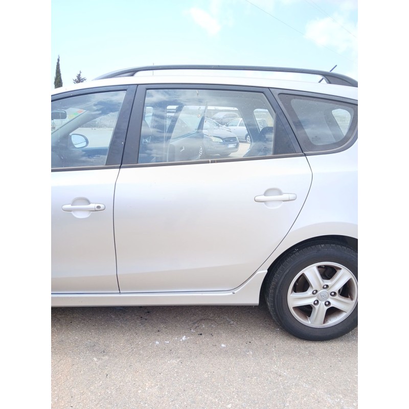 Recambio de puerta trasera izquierda para hyundai i30 station wagon (fd) 1.6 crdi referencia OEM IAM   