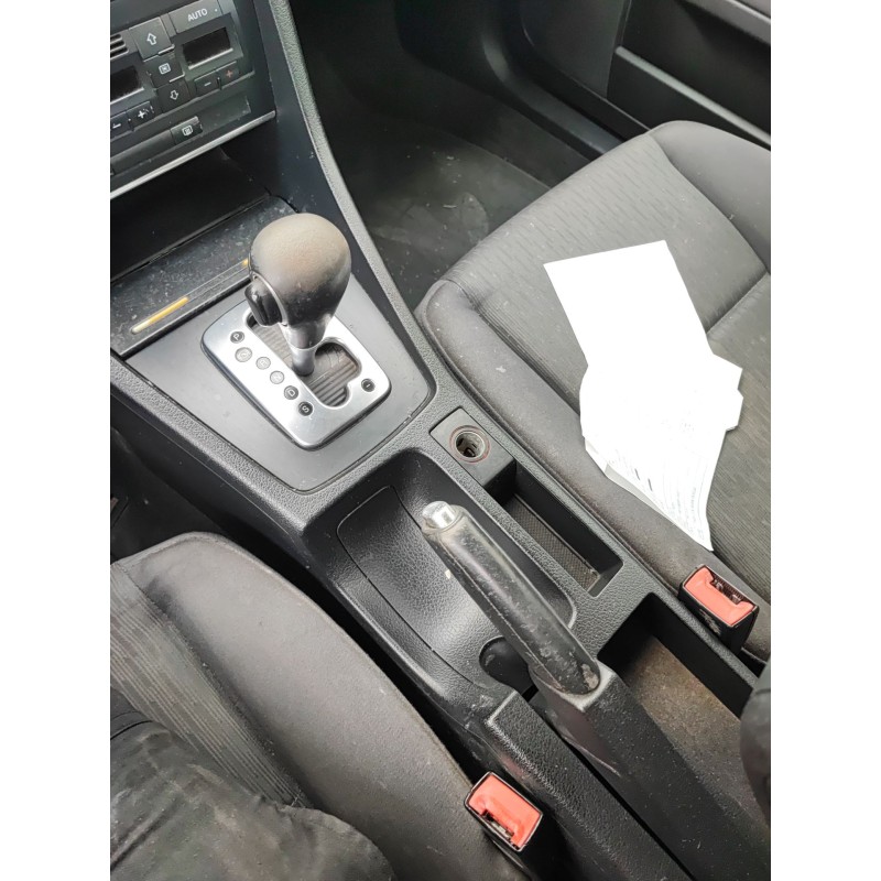 Recambio de consola central para audi a4 b7 (8ec) 2.0 tfsi quattro referencia OEM IAM   