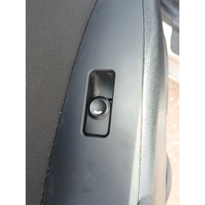 Recambio de mando elevalunas trasero izquierdo para hyundai i30 station wagon (fd) 1.6 crdi referencia OEM IAM   