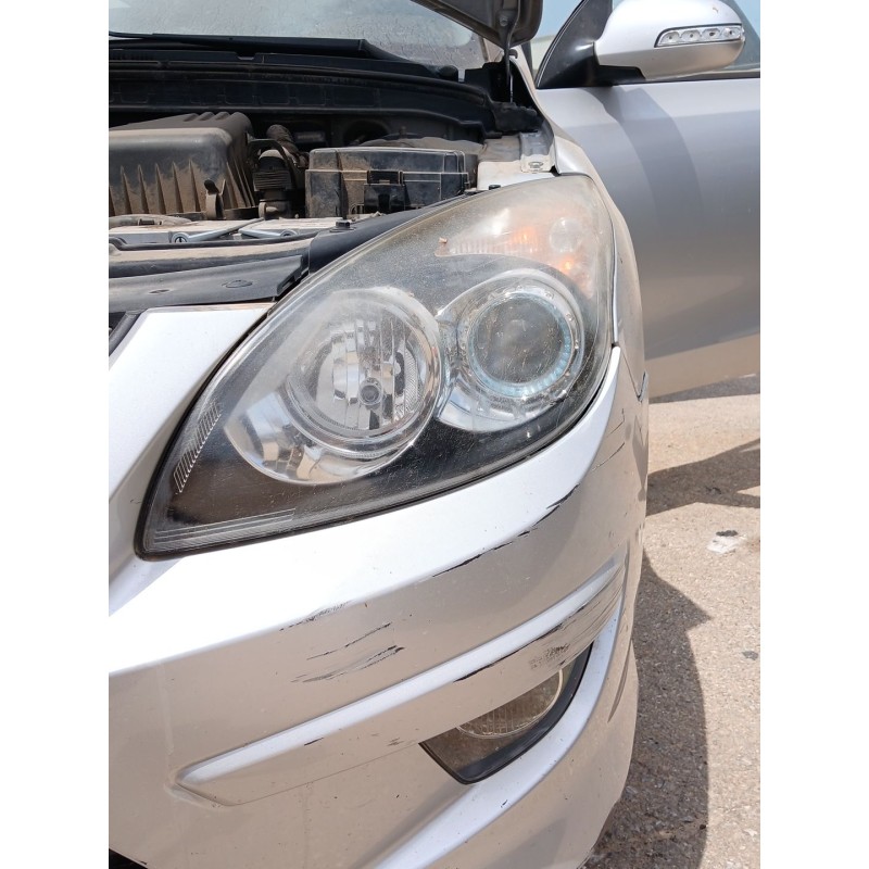 Recambio de faro izquierdo para hyundai i30 station wagon (fd) 1.6 crdi referencia OEM IAM   