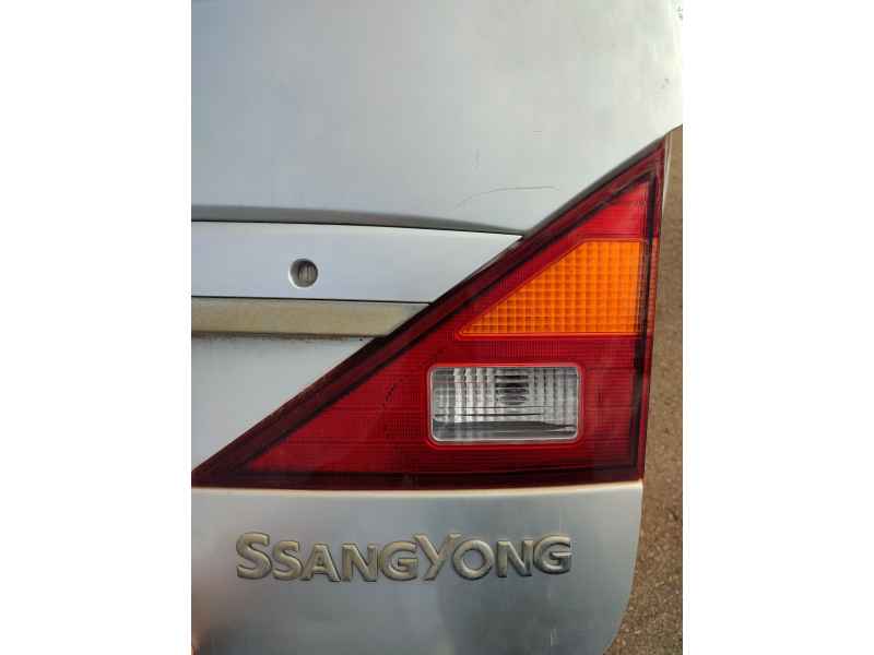 Recambio de piloto trasero derecho interior para ssangyong rodius i 2.7 xdi referencia OEM IAM   