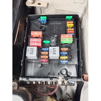 CAJA RELES / FUSIBLES 1K0937124H 