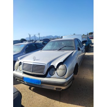 mercedes-benz clase e (w210) del año 2004