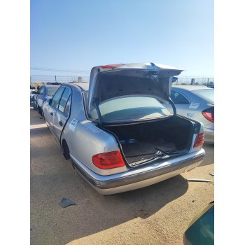 mercedes-benz clase e (w210) del año 2004
