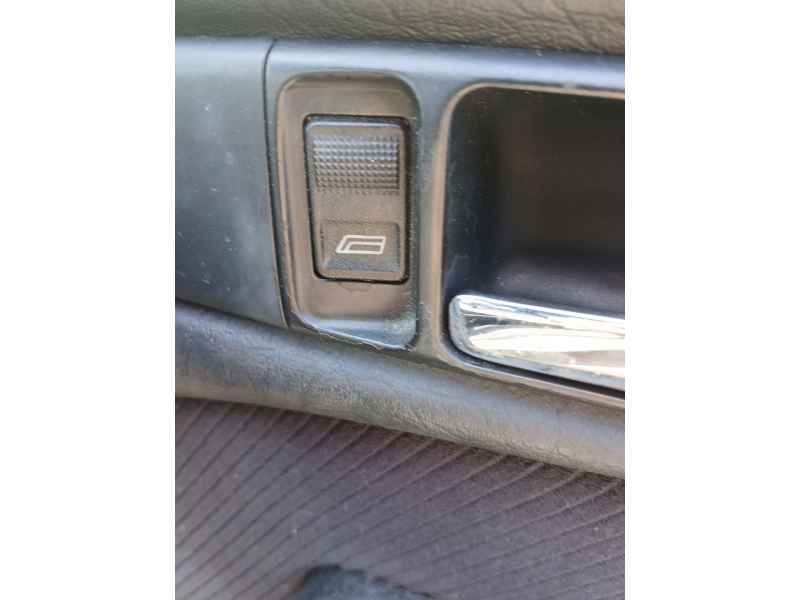 Recambio de mando elevalunas delantero derecho para audi 100 c4 sedán (4a2) 2.6 referencia OEM IAM   