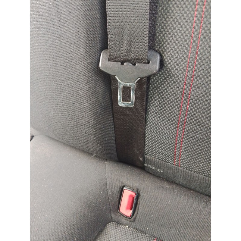 Recambio de enganche cinturon trasero izquierdo para opel corsa d (s07) 1.2 (l08, l68) referencia OEM IAM 13274778  