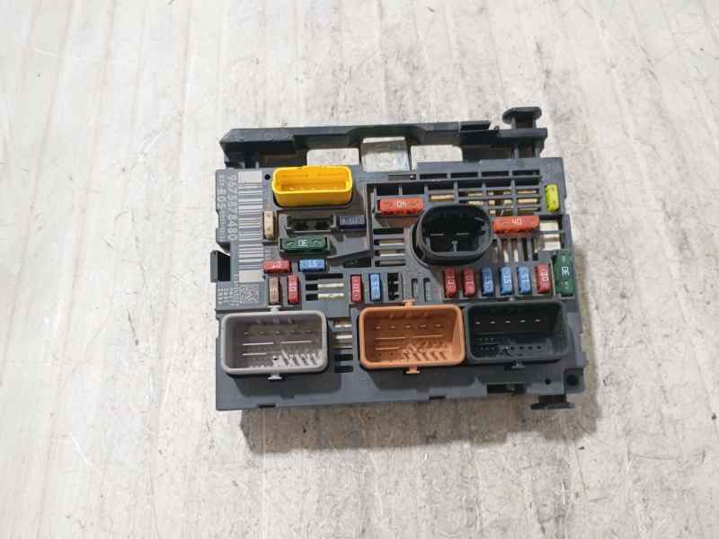 Recambio de caja reles / fusibles para citroën c4 i (lc_) 1.6 hdi referencia OEM IAM 9675878480  