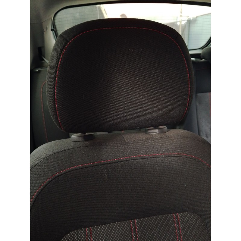 Recambio de reposacabezas delantero derecho para opel corsa d (s07) 1.2 (l08, l68) referencia OEM IAM 13214133  