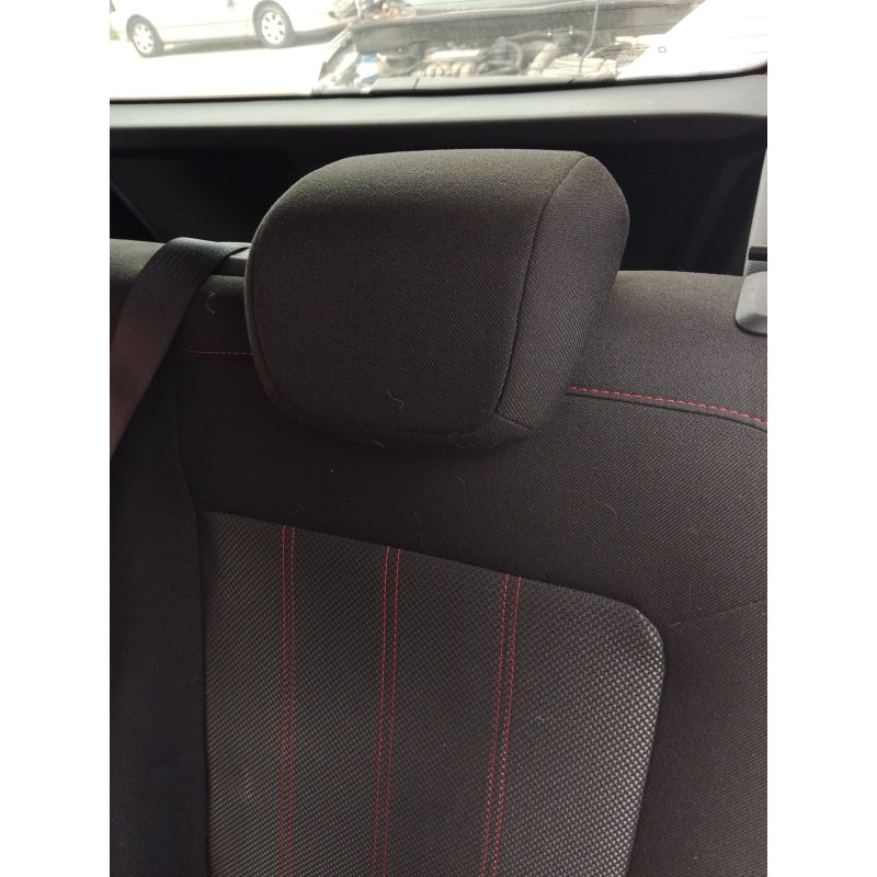 Recambio de reposacabezas trasero izquierdo para opel corsa d (s07) 1.2 (l08, l68) referencia OEM IAM 13215942  