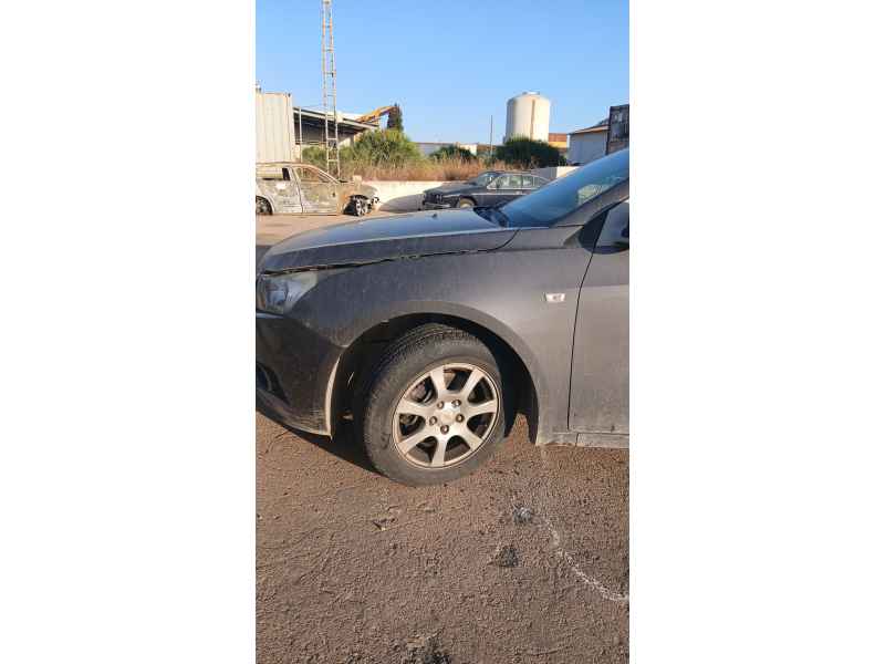 Recambio de aleta delantera izquierda para chevrolet cruze hatchback (j305) 1.7 d referencia OEM IAM   