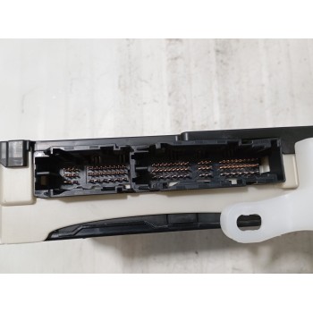 Recambio de caja reles / fusibles para toyota corolla sedán (_e21_) 1.8 vvti hybrid (zwe211, mzea12) referencia OEM IAM 8922102A