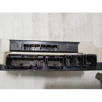 Recambio de caja reles / fusibles para toyota corolla sedán (_e21_) 1.8 vvti hybrid (zwe211, mzea12) referencia OEM IAM 8922102A