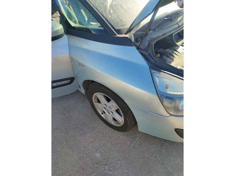 Recambio de aleta delantera derecha para renault espace iv (jk0/1_) 2.2 dci (jk0h) referencia OEM IAM   