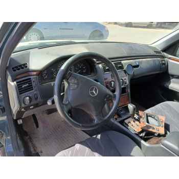 mercedes-benz clase e (w210) del año 2000
