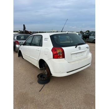 toyota corolla (_e12_) del año 2005