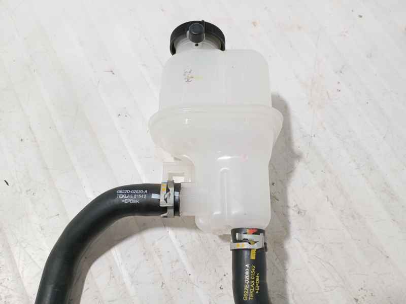 Recambio de deposito expansion para toyota corolla sedán (_e21_) 1.8 vvti hybrid (zwe211, mzea12) referencia OEM IAM G922D-02030