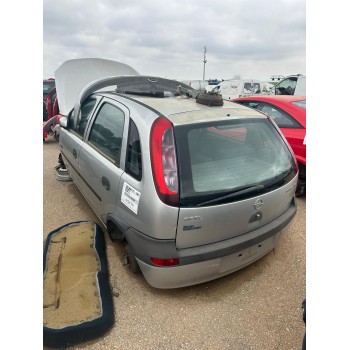 opel corsa c (x01) del año 2001