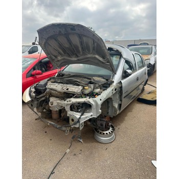 opel corsa c (x01) del año 2001