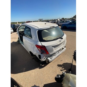 toyota yaris (_p13_) del año 2013