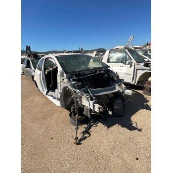 toyota yaris (_p13_) del año 2013