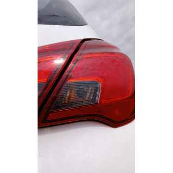 Recambio de piloto trasero derecho para opel corsa e (x15) 1.4 (08, 68) referencia OEM IAM   