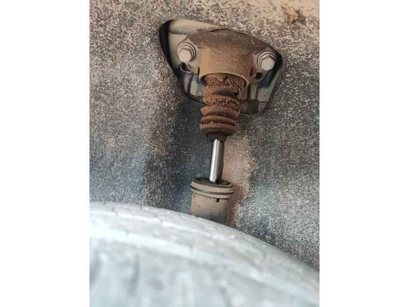 Recambio de amortiguador trasero izquierdo para volkswagen polo iv (9n_, 9a_) 1.4 tdi referencia OEM IAM   
