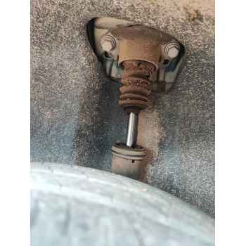 Recambio de amortiguador trasero izquierdo para volkswagen polo iv (9n_, 9a_) 1.4 tdi referencia OEM IAM   