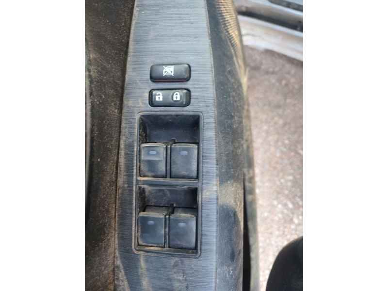 Recambio de mando elevalunas delantero izquierdo para toyota avensis sedán (_t27_) 2.2 d-4d (adt271_) referencia OEM IAM 8404005