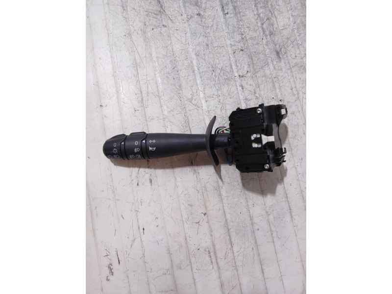 Recambio de mando intermitentes para renault twingo ii (cn0_) 1.2 16v referencia OEM IAM 8201193544  