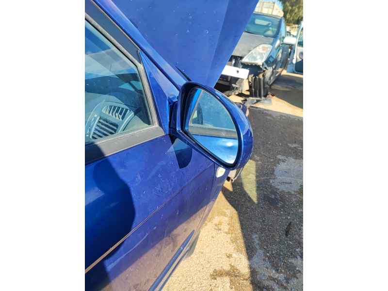 Recambio de retrovisor derecho para kia cerato i hatchback (ld) 1.6 referencia OEM IAM   