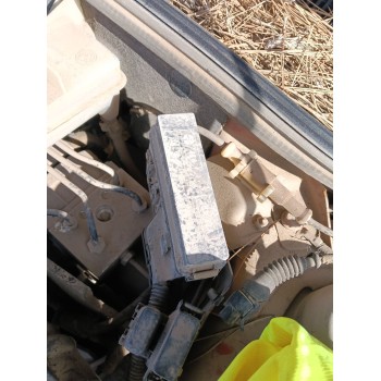 CAJA RELES / FUSIBLES 